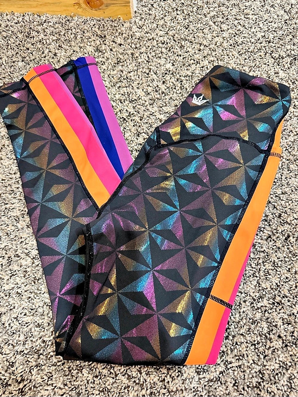 Crowned Athletics Geometric Athletic Leggings Black & Pink Small